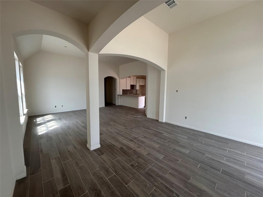1911 Middle Pass Lane, Angleton, Texas image 3