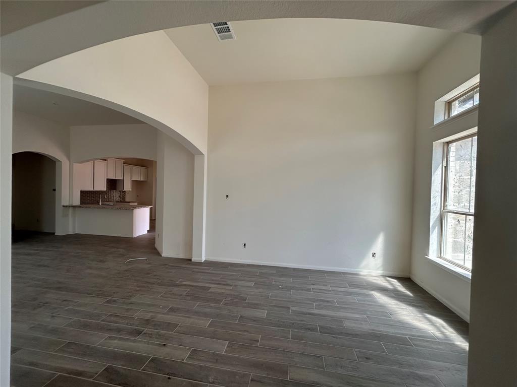 1911 Middle Pass Lane, Angleton, Texas image 2