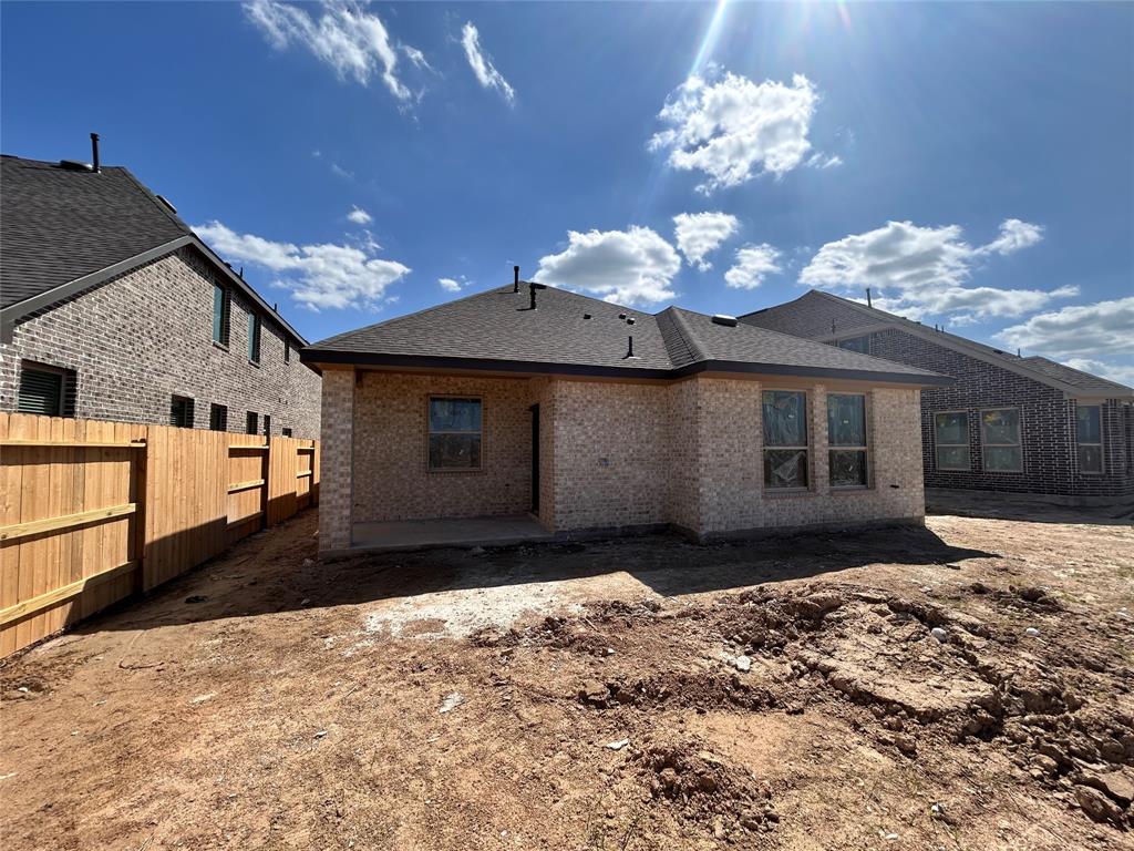 1911 Middle Pass Lane, Angleton, Texas image 16