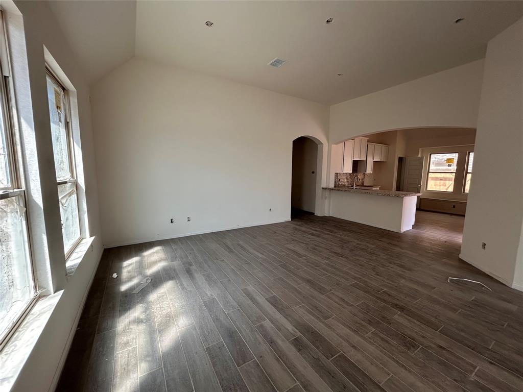1911 Middle Pass Lane, Angleton, Texas image 4