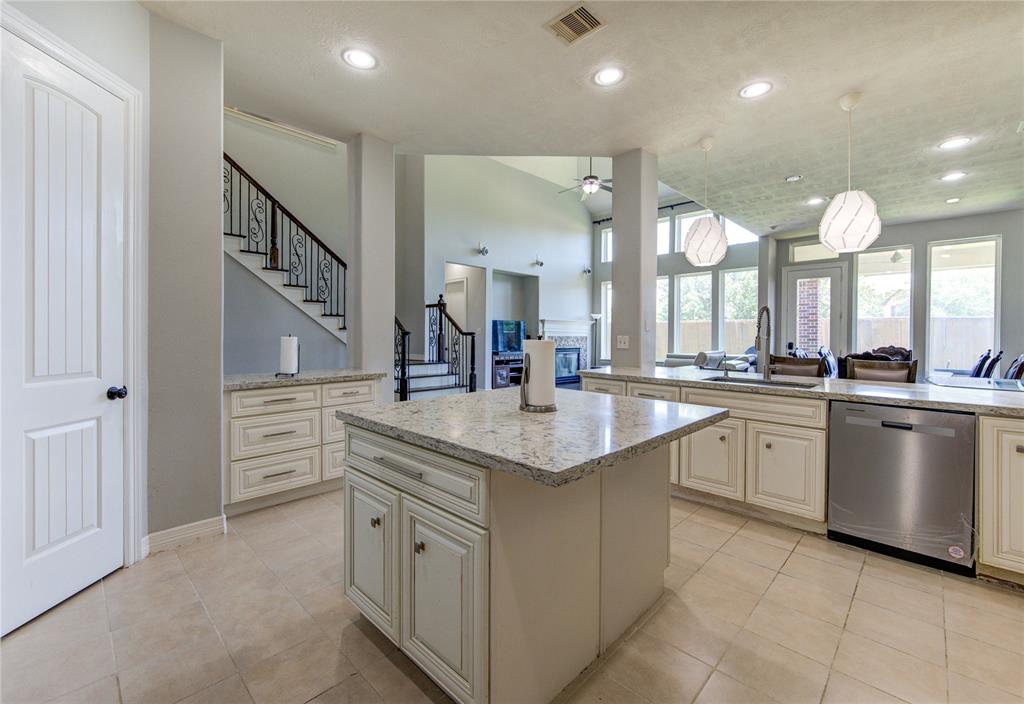6507 Loralie Lane, Sugar Land, Texas image 32