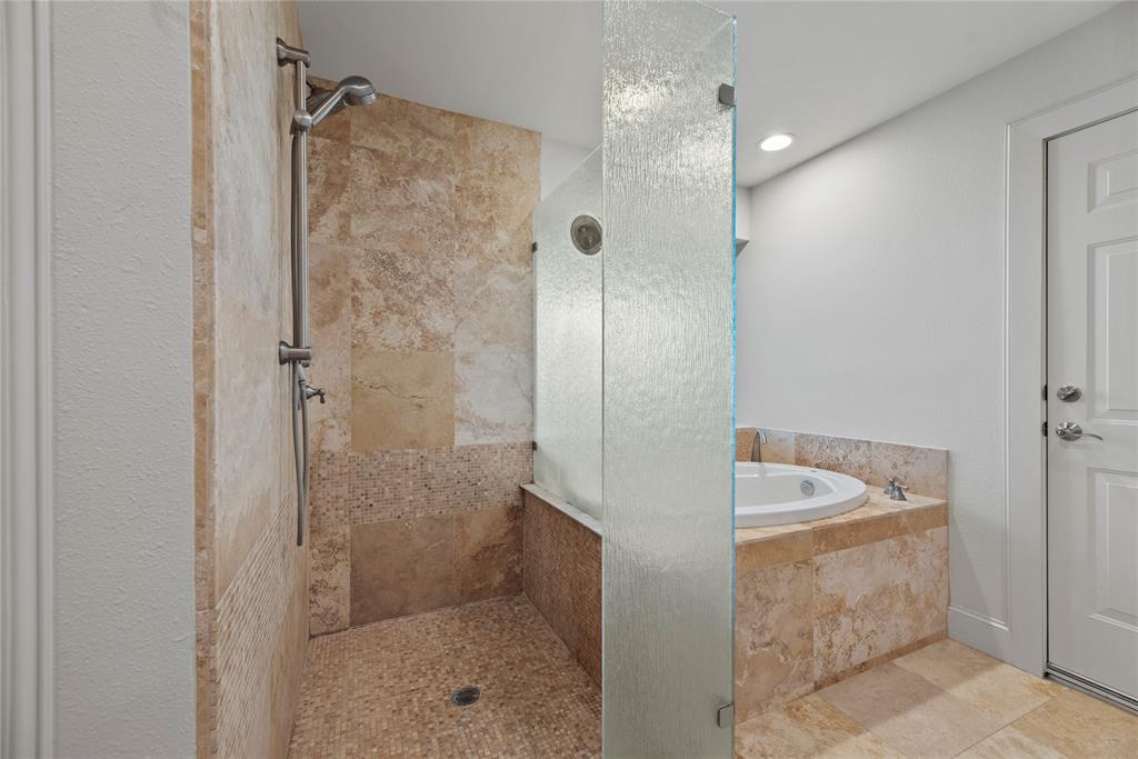 132 Harbour Town Circle, Conroe, Texas image 22