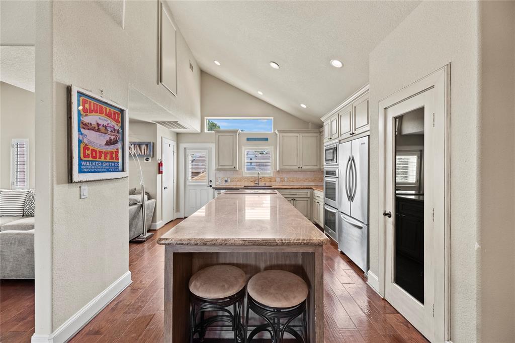 132 Harbour Town Circle, Conroe, Texas image 13