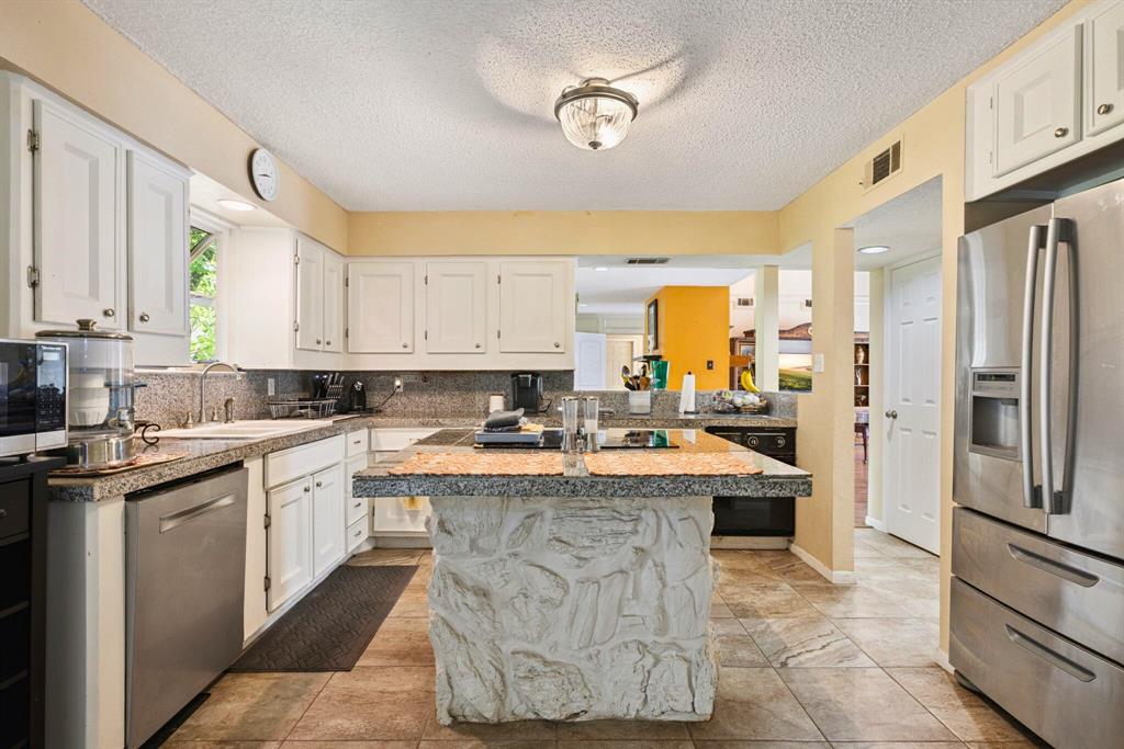 216 Lake View Circle