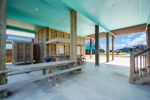 Single Family Residence in Crystal Beach TX 2561 Palm Drive 31.jpg