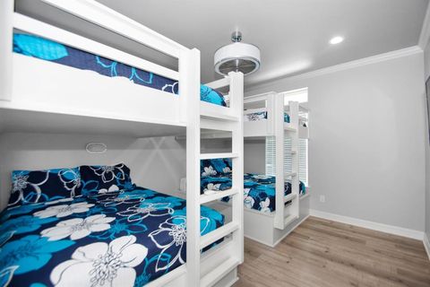 Single Family Residence in Crystal Beach TX 2561 Palm Drive 15.jpg