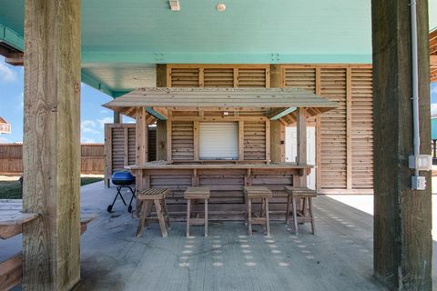 Single Family Residence in Crystal Beach TX 2561 Palm Drive 2.jpg