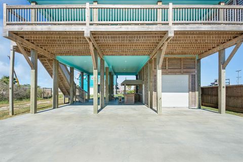 Single Family Residence in Crystal Beach TX 2561 Palm Drive 30.jpg