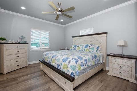 Single Family Residence in Crystal Beach TX 2561 Palm Drive 18.jpg