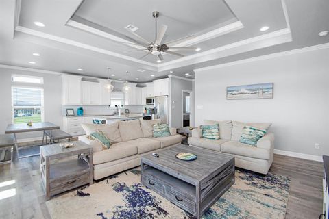 Single Family Residence in Crystal Beach TX 2561 Palm Drive 3.jpg