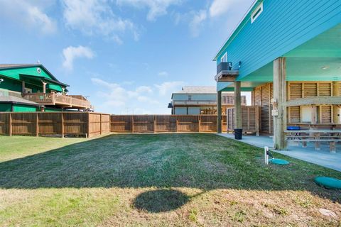 Single Family Residence in Crystal Beach TX 2561 Palm Drive 28.jpg