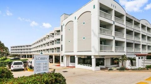 Condominium in Galveston TX 6102 Seawall Boulevard 24.jpg