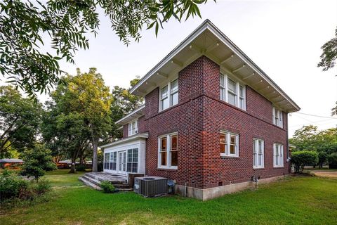 A home in Crockett