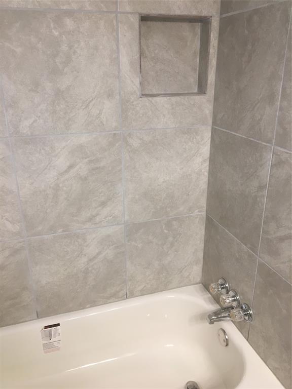 7605 Glen Manor Drive, Houston, Texas image 6