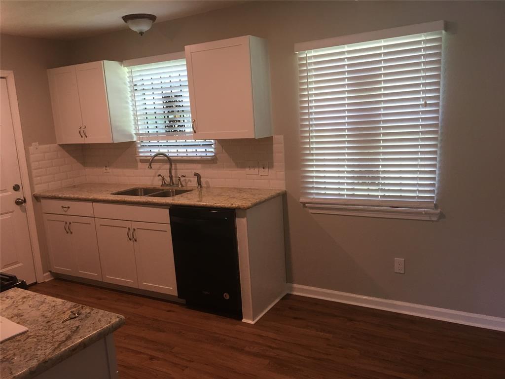 7605 Glen Manor Drive, Houston, Texas image 3