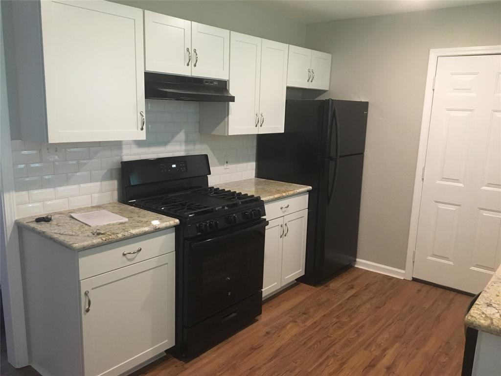7605 Glen Manor Drive, Houston, Texas image 2