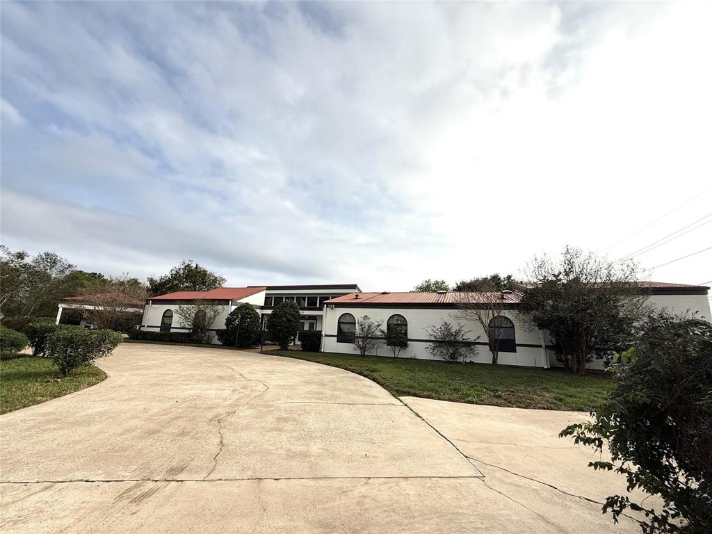 7110 W Mockingbird Lane
