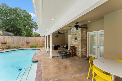 Single Family Residence in Katy TX 1607 Rustic Knolls Drive 37.jpg