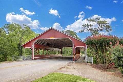 A home in Conroe