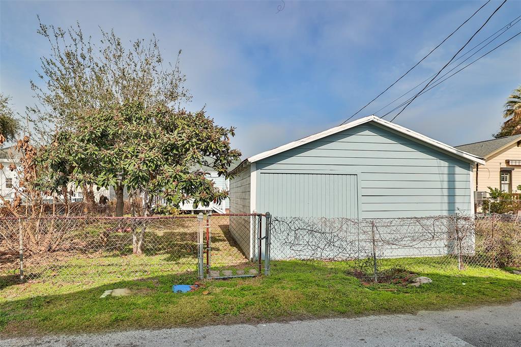 4417 Avenue R, Galveston, Texas image 32