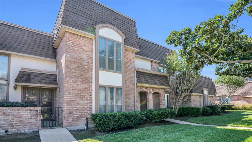2814 Cambridge Lane