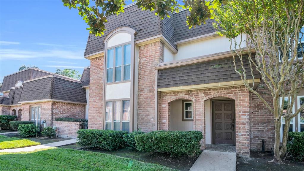 2814 Cambridge Lane