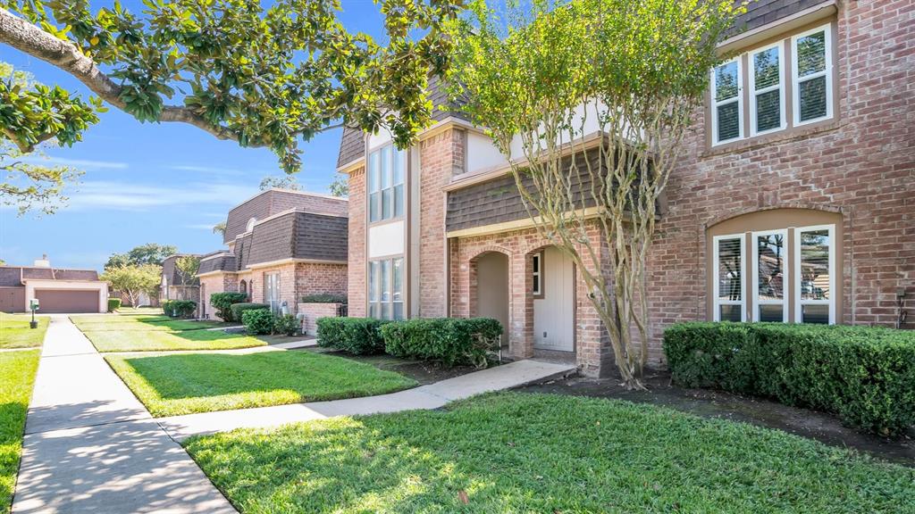 2814 Cambridge Lane