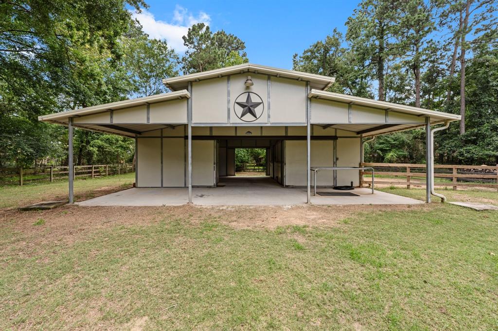 6221 Ranch Lake Drive