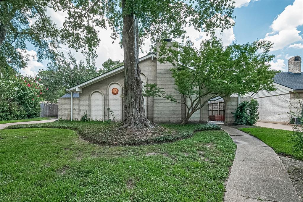 2814 Shadowdale Drive