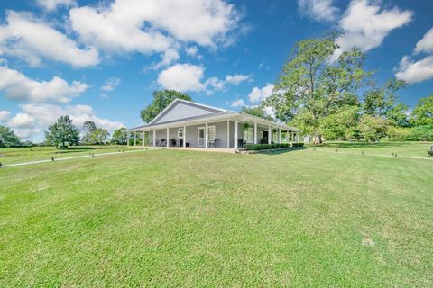 A home in Madisonville