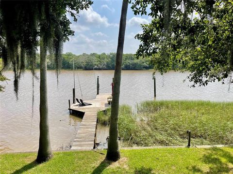 A home in Brazoria