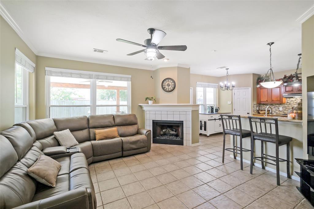 10924 Oakwood Drive