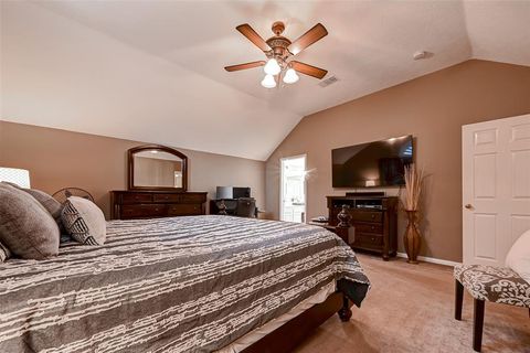 Single Family Residence in Baytown TX 10322 Little Oak Drive 38.jpg