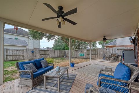 Single Family Residence in Baytown TX 10322 Little Oak Drive 48.jpg