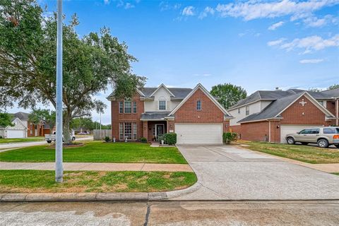 Single Family Residence in Baytown TX 10322 Little Oak Drive 3.jpg