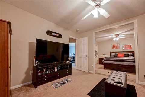 Single Family Residence in Baytown TX 10322 Little Oak Drive 31.jpg