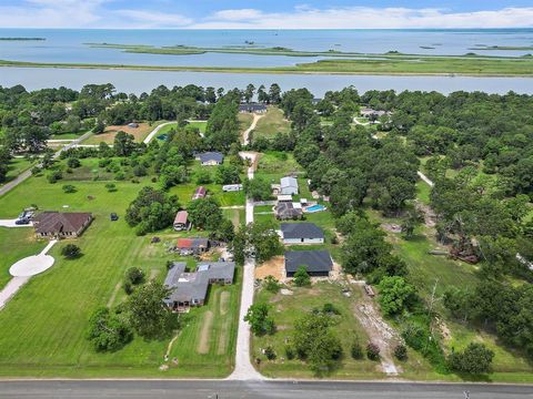 A home in Anahuac