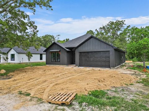 A home in Anahuac