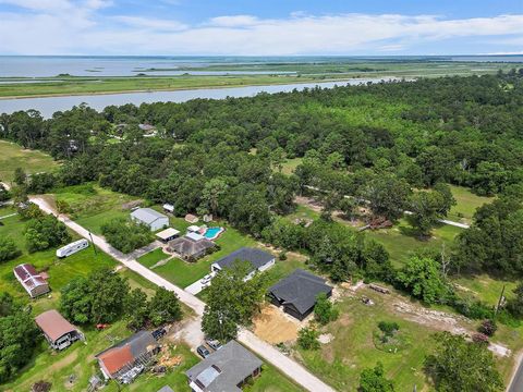 A home in Anahuac