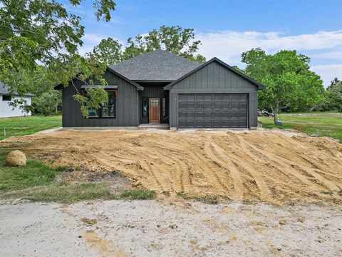 A home in Anahuac