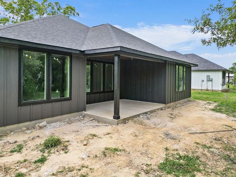 A home in Anahuac