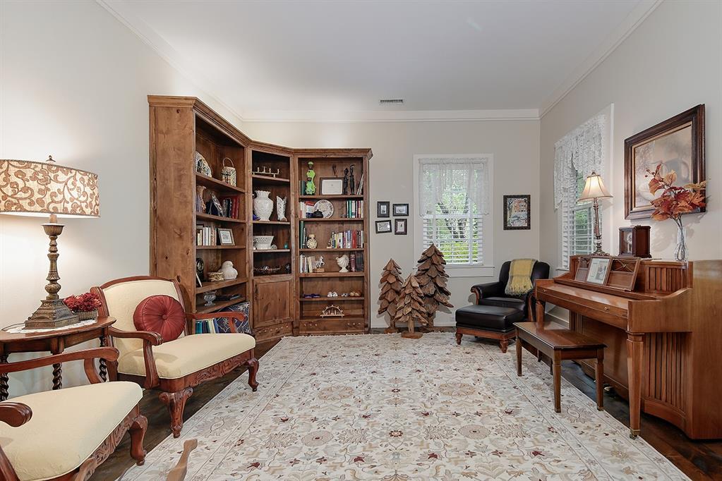 15598 Bedford Lane