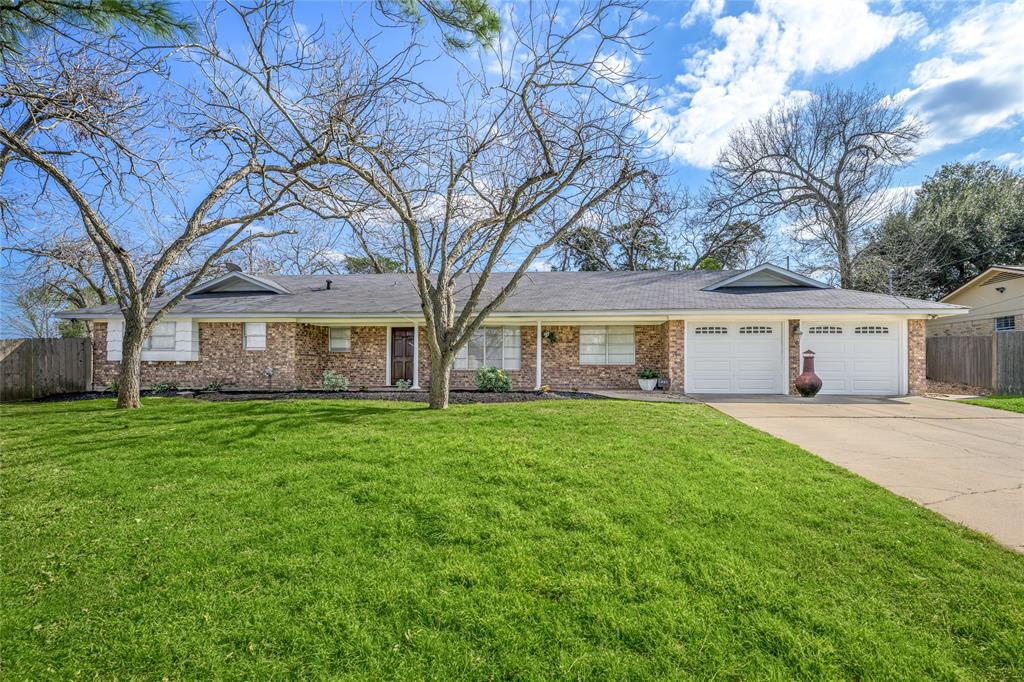 405 Tison St, Brenham, Texas image 1