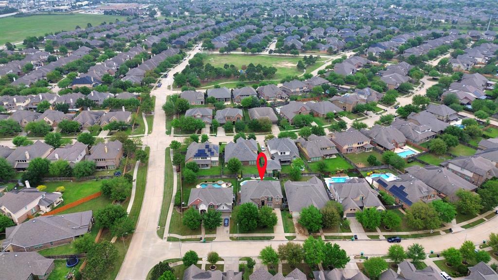 9907 Hutton Park Drive, Katy, Texas image 3