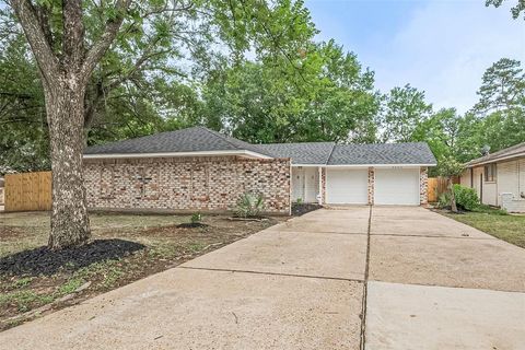 9003 Chateau Forest Drive Houston TX 77088