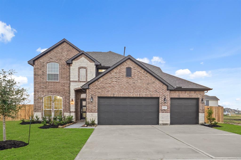 13211 Caylor Circle, Mont Belvieu, Texas image 3