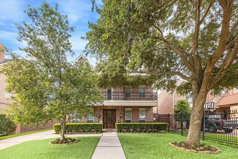 Single Family Residence in Houston TX 5422 Fairdale Lane.jpg