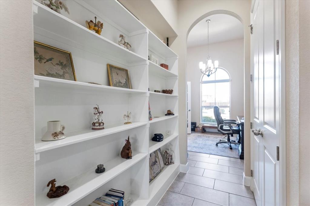 702 Old Settlers Drive