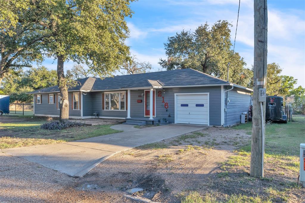 216 Bluebonnett Drive, Marlin, Texas image 3