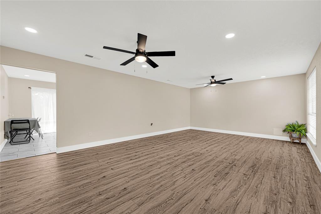 4819 E Ridge Creek Drive, Houston, Texas image 12